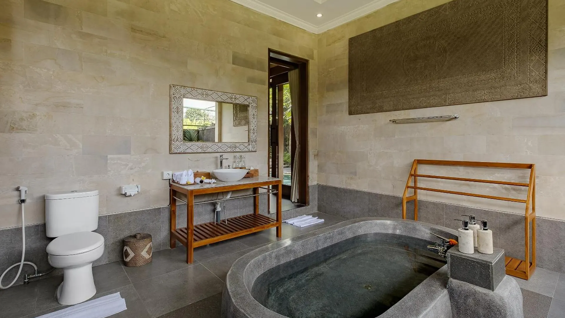 Monique Ubud Villa