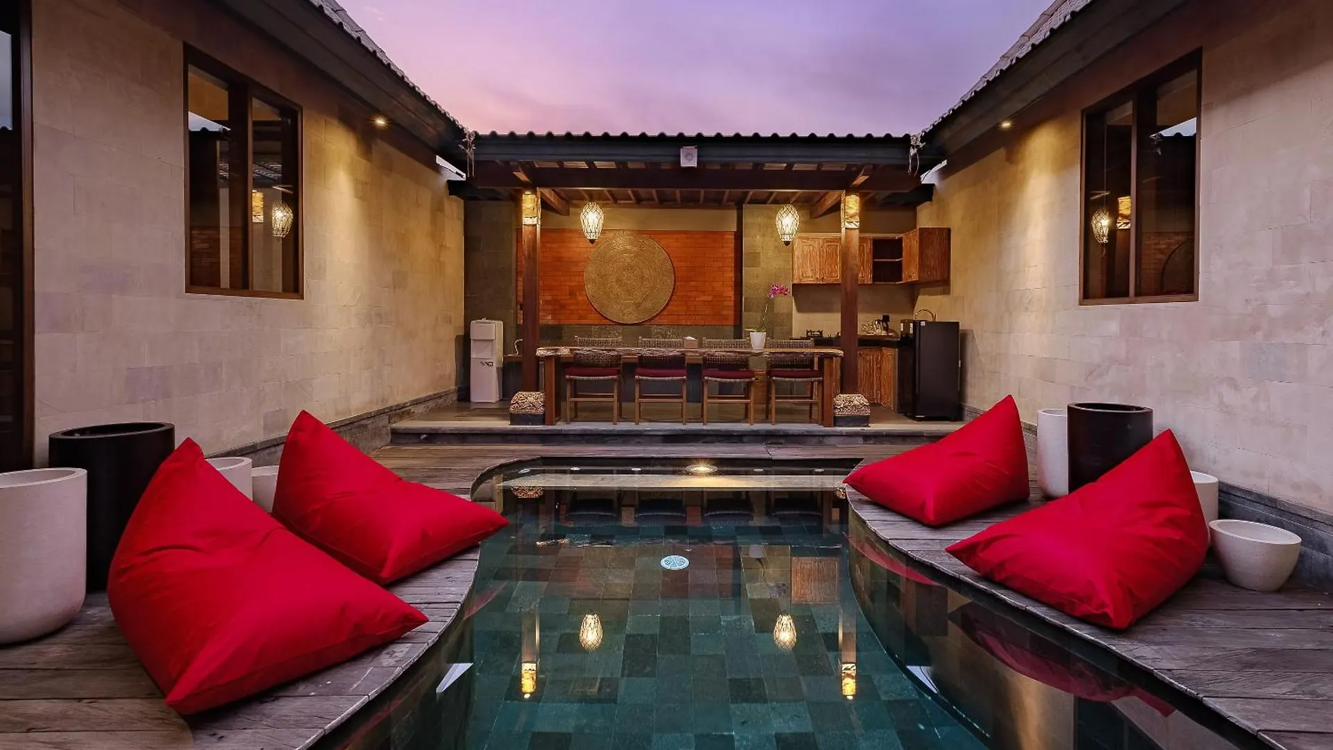 Monique Ubud Villa Indonesia